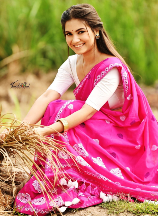 Handwoven Cotton Mekhela Chador in Pink and White-Genuine Handloom