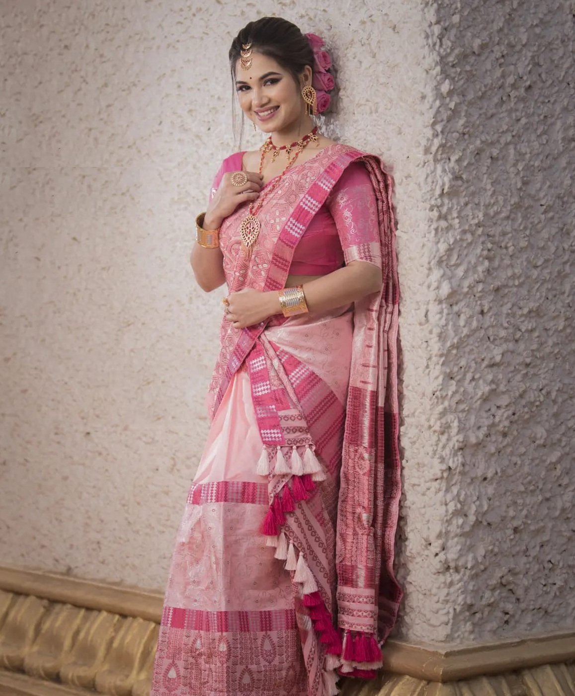 dipsikhabarbiee 📷@dipran_jan #northeastyle #stayfashionablytraditional # assam #mekhelachadar | Traditional indian dress, East fashion, Indian girls